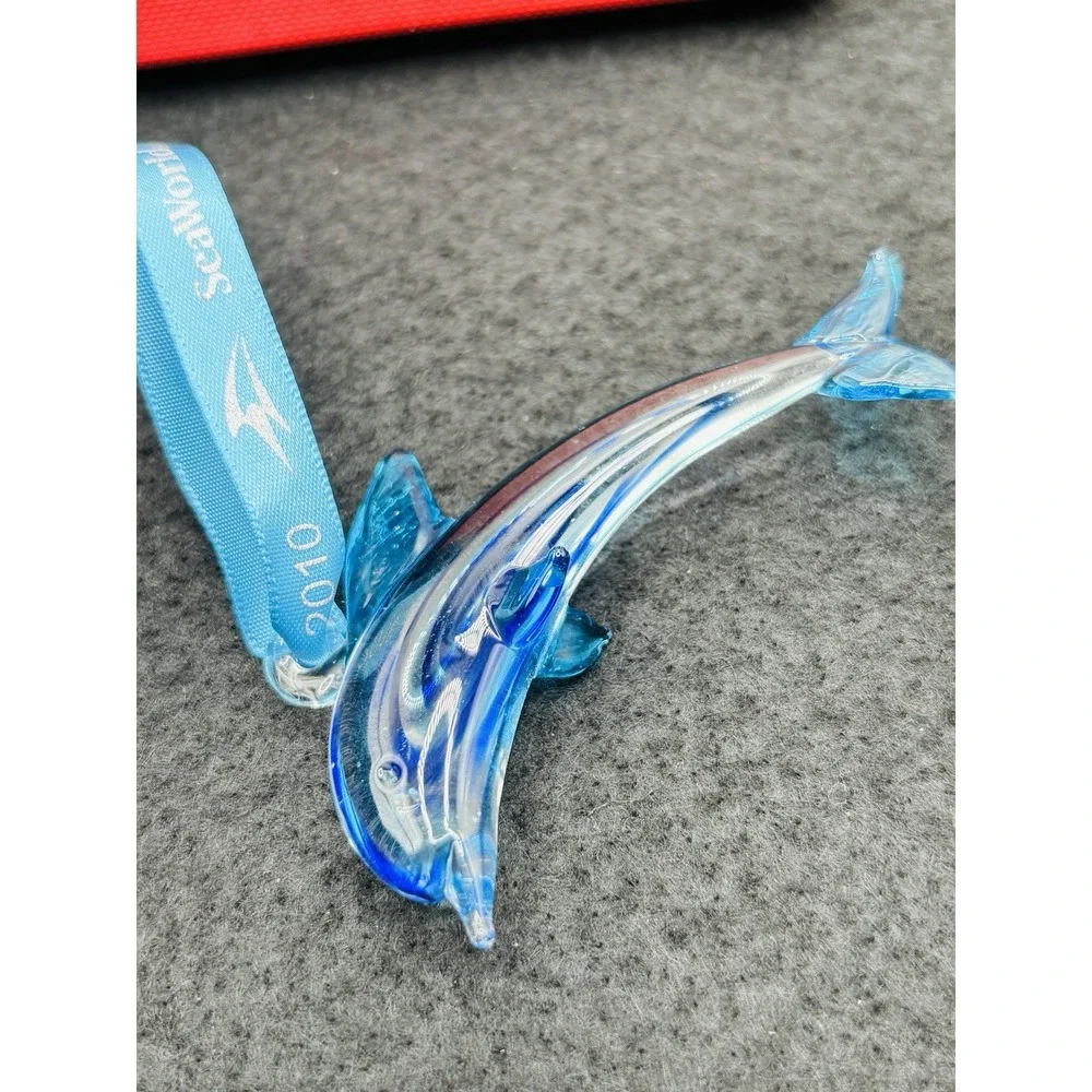 SeaWorld 2010 Blown Blue Swirl Glass Orca  Dolphin Ornament in box New